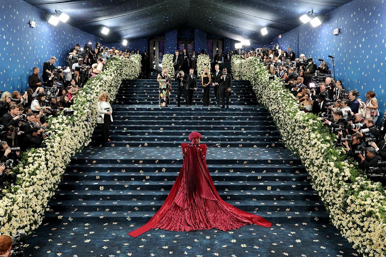 Met Gala 2025 chứng kiến sự đổ bộ của dàn sao đình đám với những bộ trang phục mang đúng tinh thần chủ đề của sự kiện.