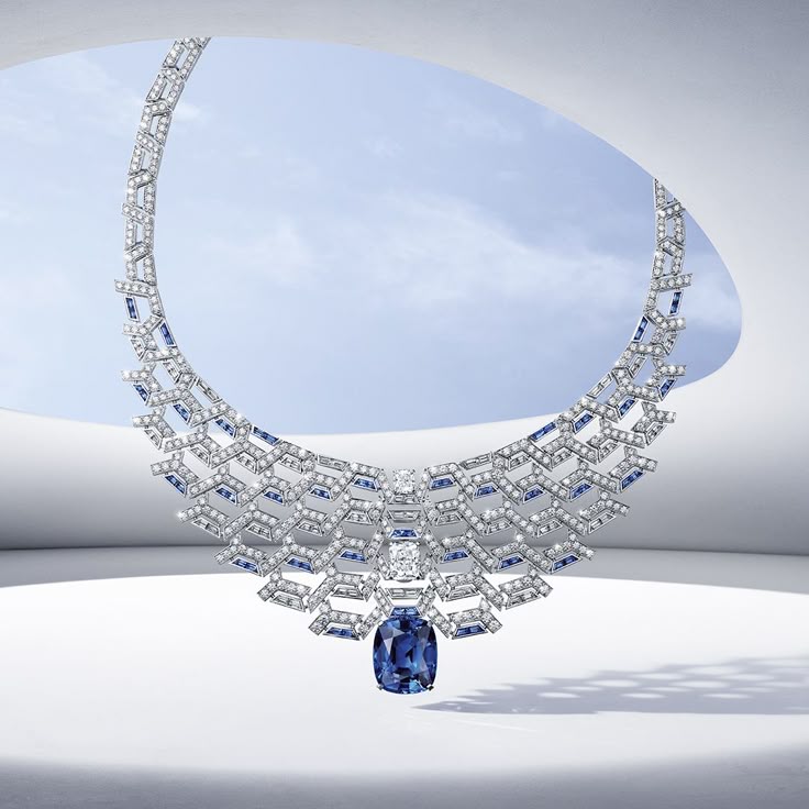 Dòng trang sức cao cấp của Cartier đạt đến độ xa xỉ với sự sang trọng trong từng chi tiết.